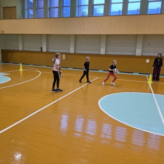 3–4 klasių mokinių tarpklasinės kvadrato varžybos