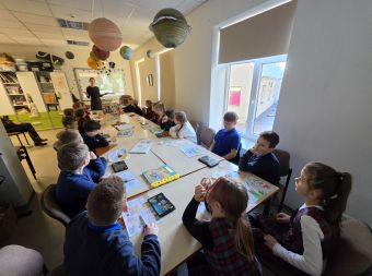 Nuotrauka - Trečiokų kūrybinis nuotykis bibliotekoje: nuo istorijos iki 